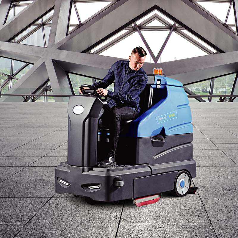 選購洗地機時駕駛式與手推式的主要區(qū)別在哪？