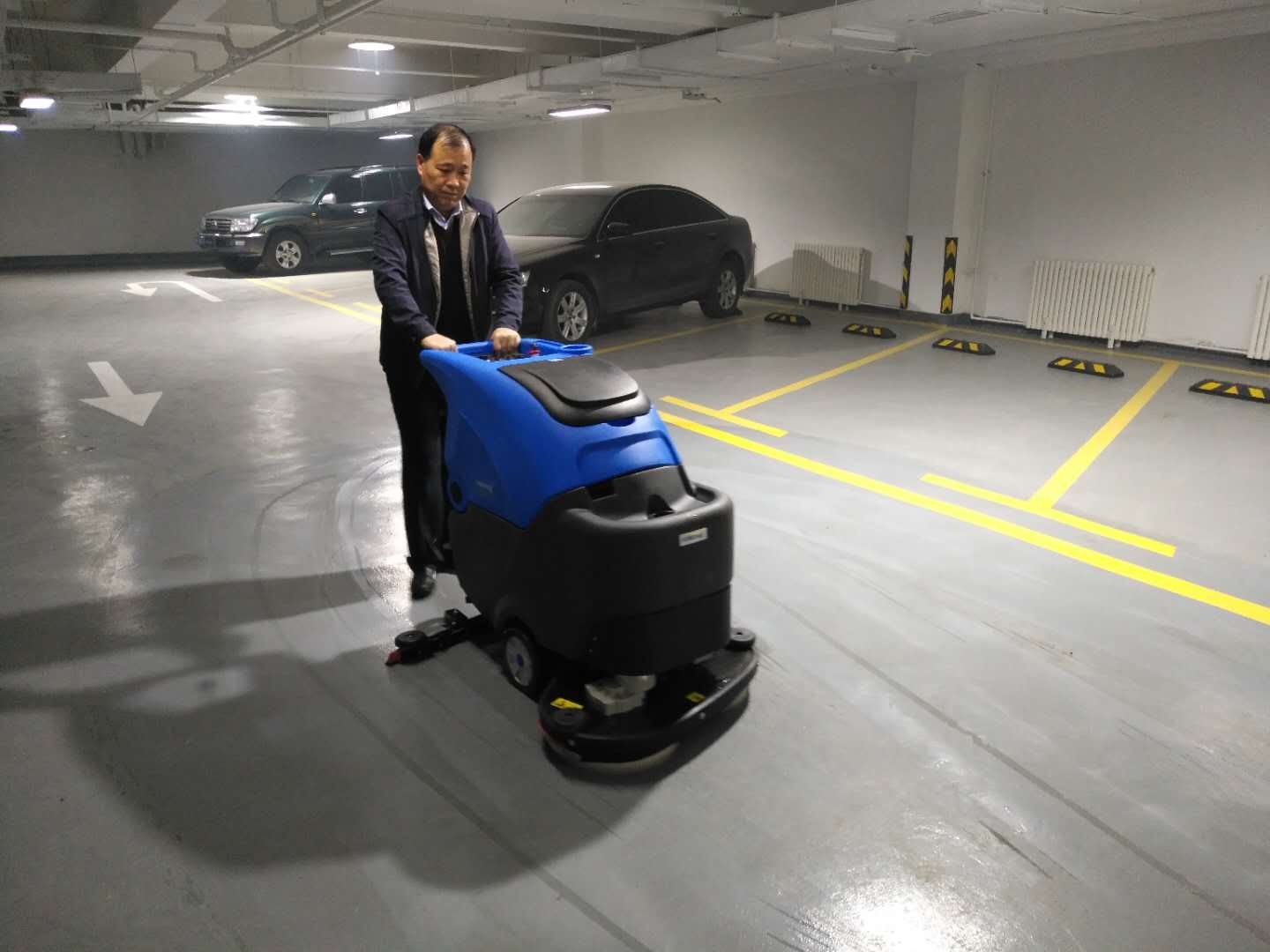 洗地機(jī)、掃地車，新一代--工廠保潔標(biāo)配
