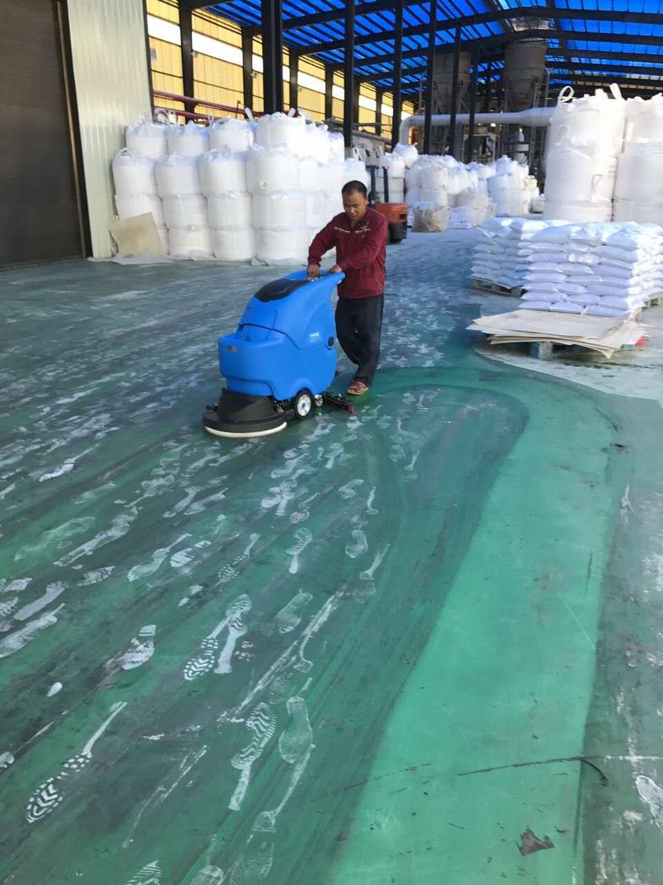 半自動(dòng)洗地機(jī)多少錢？