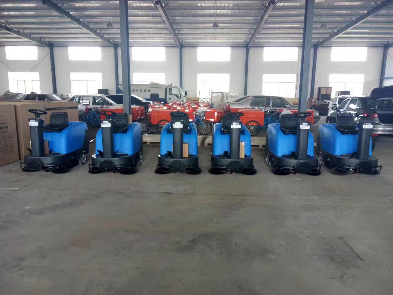 合肥駕駛式掃地機(jī)在工業(yè)市場(chǎng)的應(yīng)用
